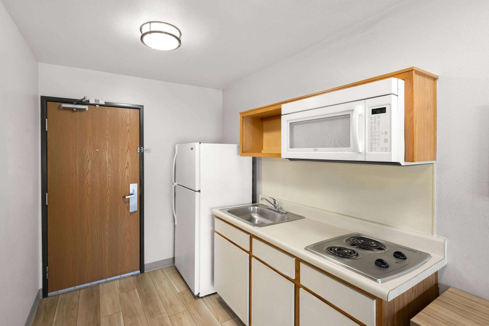 Days Inn & Suites By Wyndham Rochester South Εξωτερικό φωτογραφία