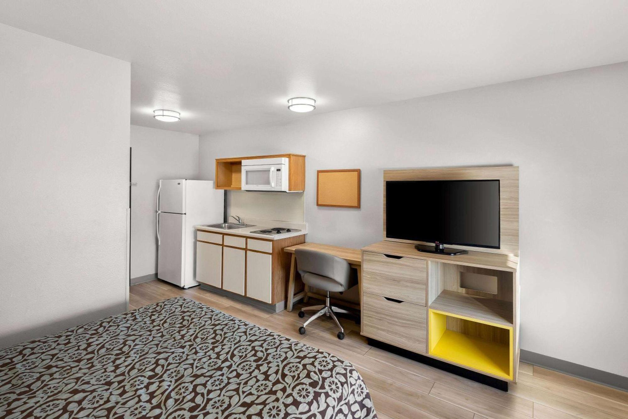 Days Inn & Suites By Wyndham Rochester South Εξωτερικό φωτογραφία