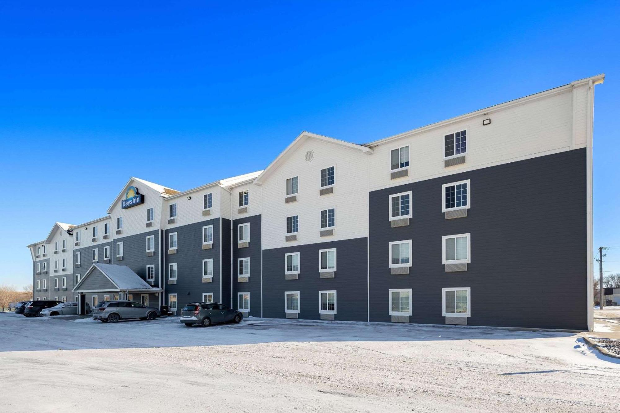 Days Inn & Suites By Wyndham Rochester South Εξωτερικό φωτογραφία