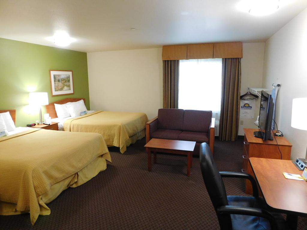 Days Inn & Suites By Wyndham Rochester South Εξωτερικό φωτογραφία