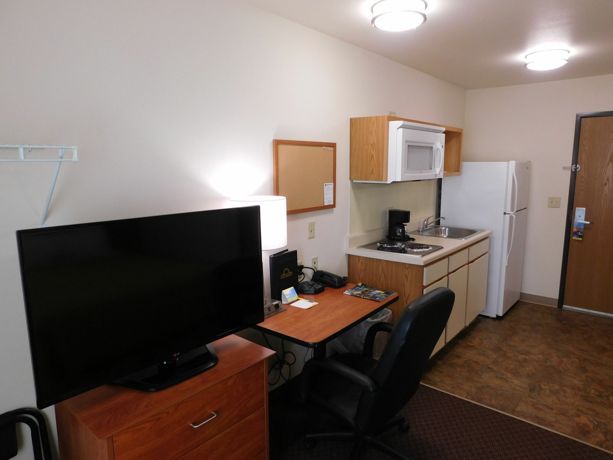 Days Inn & Suites By Wyndham Rochester South Εξωτερικό φωτογραφία
