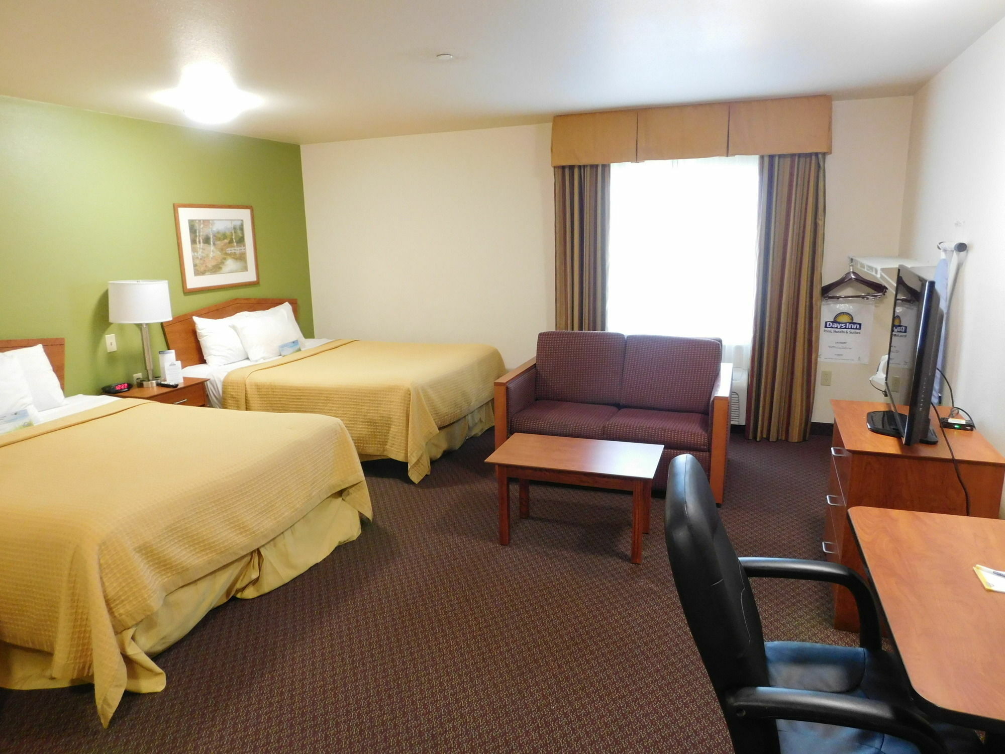 Days Inn & Suites By Wyndham Rochester South Εξωτερικό φωτογραφία