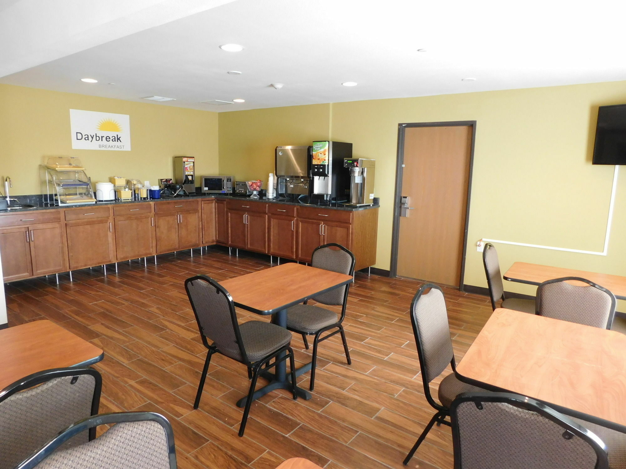 Days Inn & Suites By Wyndham Rochester South Εξωτερικό φωτογραφία